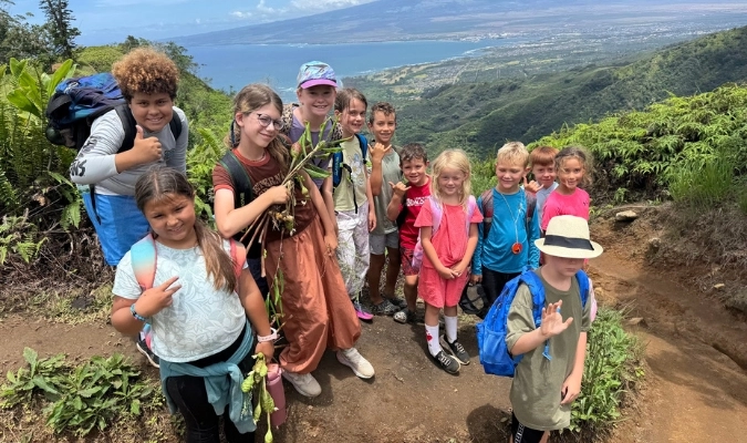 Maui kids on a hike learning and having fun at a Hawai‘i Nature Center program